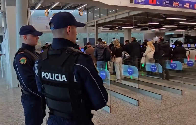 Paratë cash në kufi, dogana mund të bllokojë edhe shuma nën 10 mijë euro kur ka dyshime